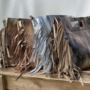 Sac bandoulière en cuir métallisé avec frange Majeline irisé